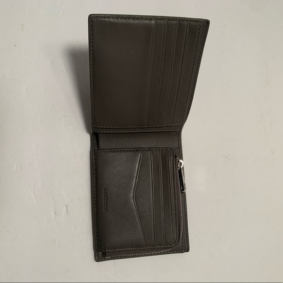 Lacoste Gray bifold wallet with zipper pocket - Picture 3 of 9